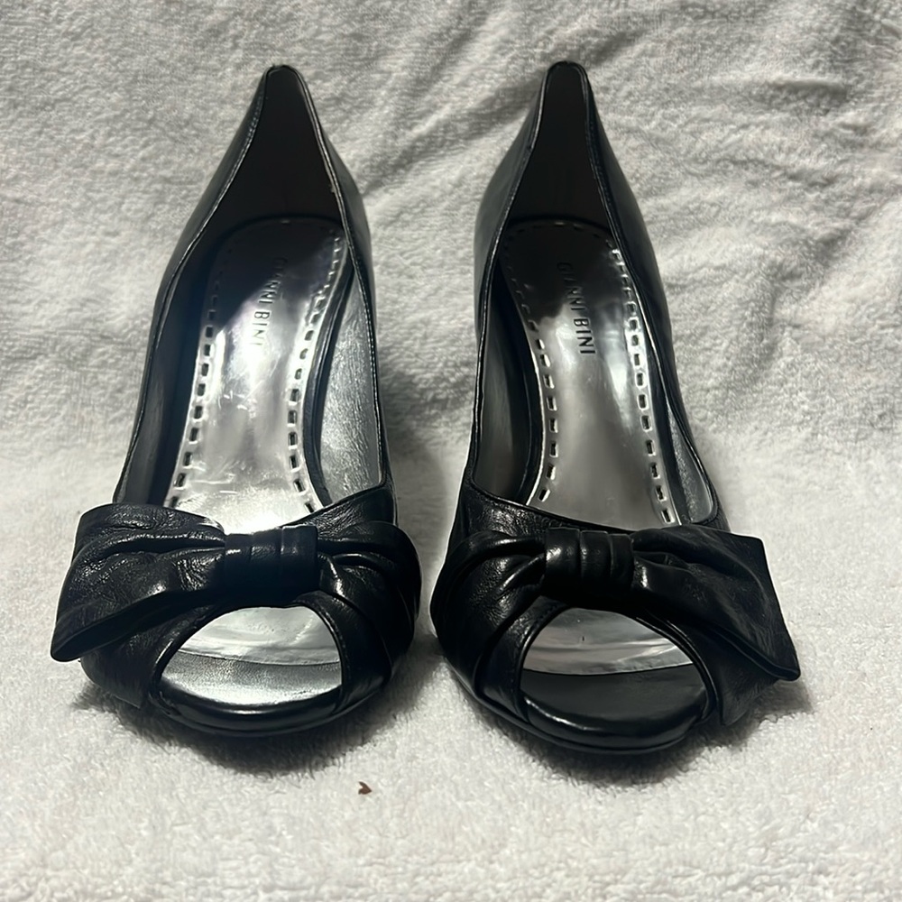 Gianni Bini. Black leather peep toe heel. Size 8.5.